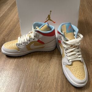 Women's Air Jordan 1 mid se